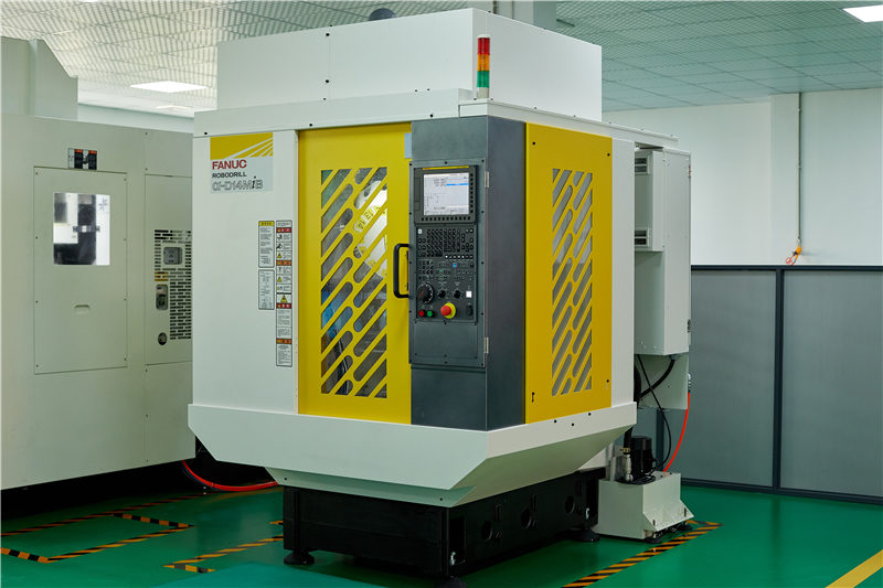 CNC Center α-D14MiB FANUC Japan 0.005mm